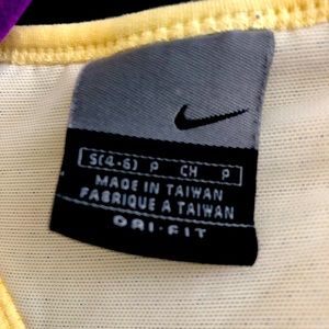 Nike active top